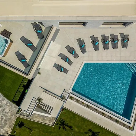 Luxurious Meri فيلة