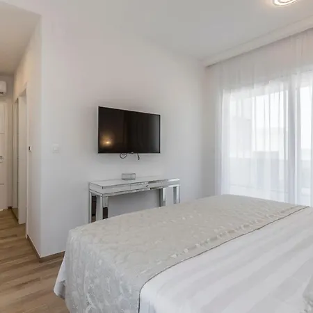 Luxurious Meri Villa