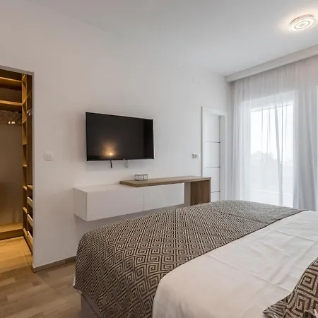 Luxurious Meri Villa *