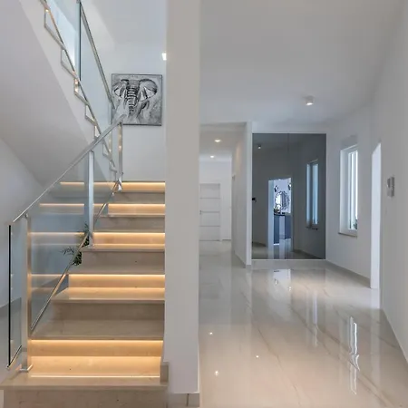 Luxurious Meri Kastela