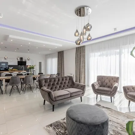 Luxurious Meri فيلة