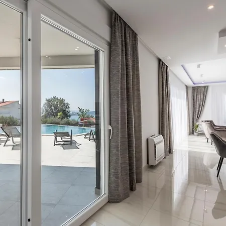 Luxurious Meri Villa