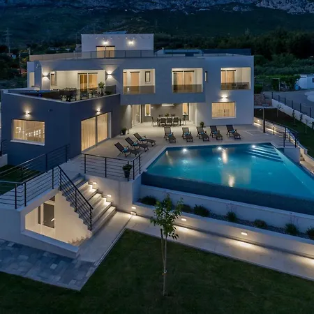 Luxurious Meri Kaštela