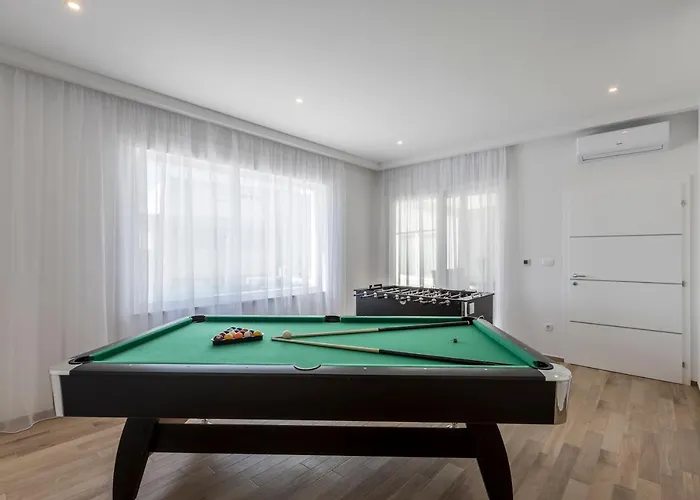 Luxurious Meri Kaštela