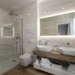 Luxurious Meri *