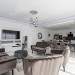 Villa Luxurious Meri
