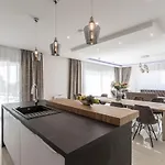 Villa Luxurious Meri *