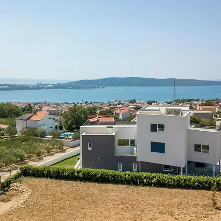 Luxurious Meri Vila