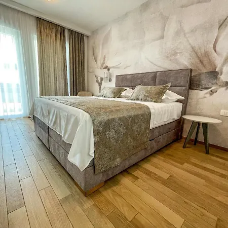 Luxurious Meri Villa *