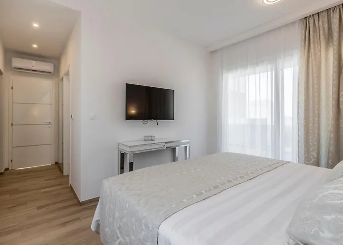 Luxurious Meri Villa