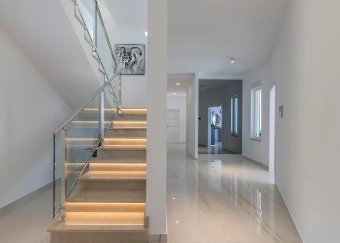 Luxurious Meri Kaštela