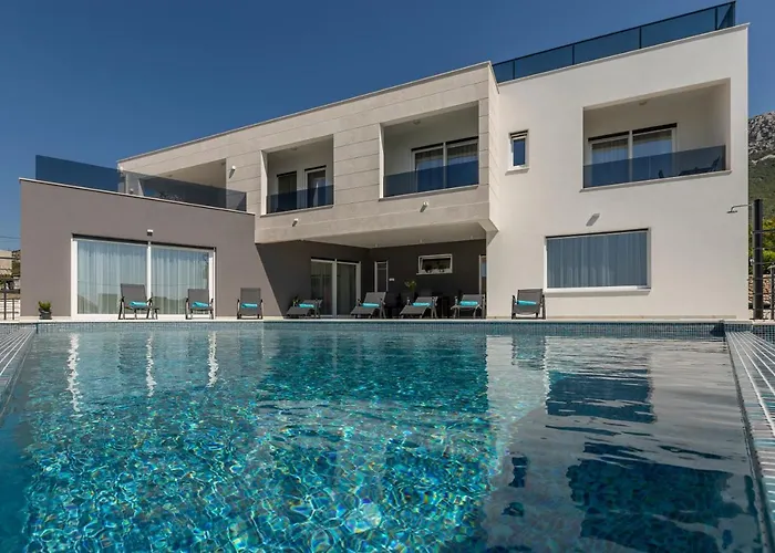 Luxurious Meri Villa *