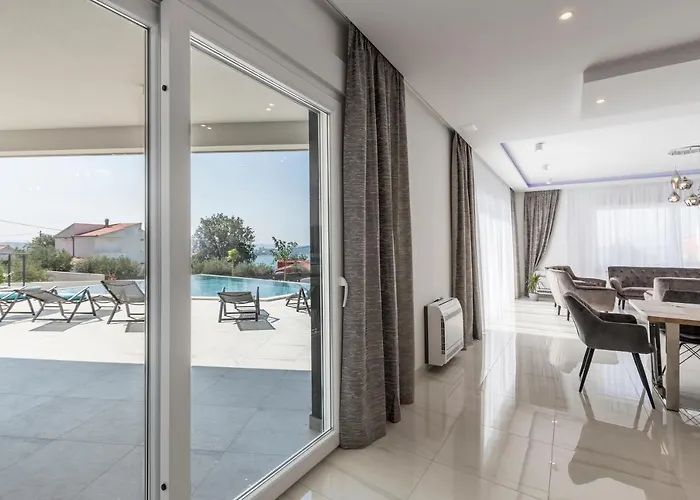 Luxurious Meri Villa