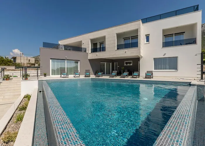 Villa Luxurious Meri